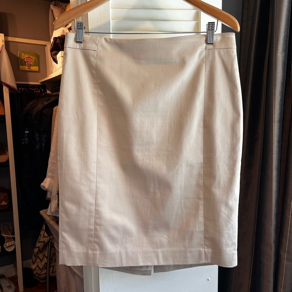 Ann Taylor Cream Curvy Fit Pencil Skirt in Bi-Stretch